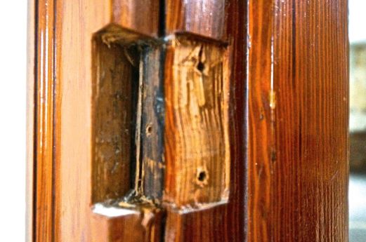 After the lock's struck plate is removed: not pretty!